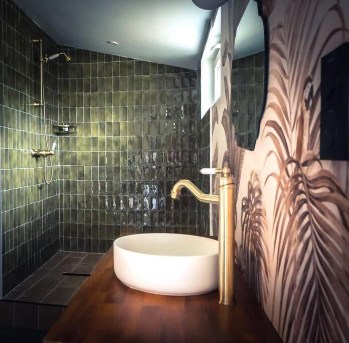 Maison Eliste - Love Gite Chic Avec Jacuzzi Interieur La Gacilly Eksteriør billede